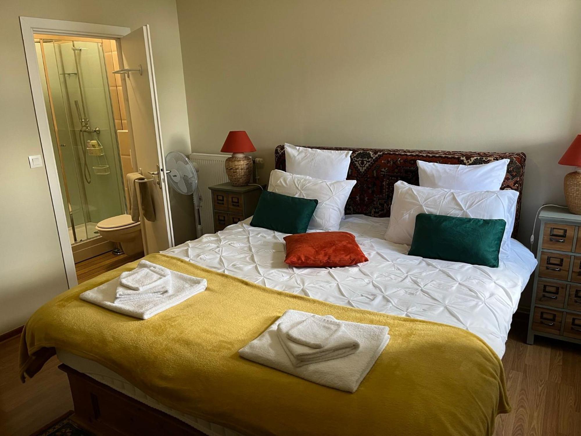 La Fiere Bridge Guest House Amfreville  Esterno foto