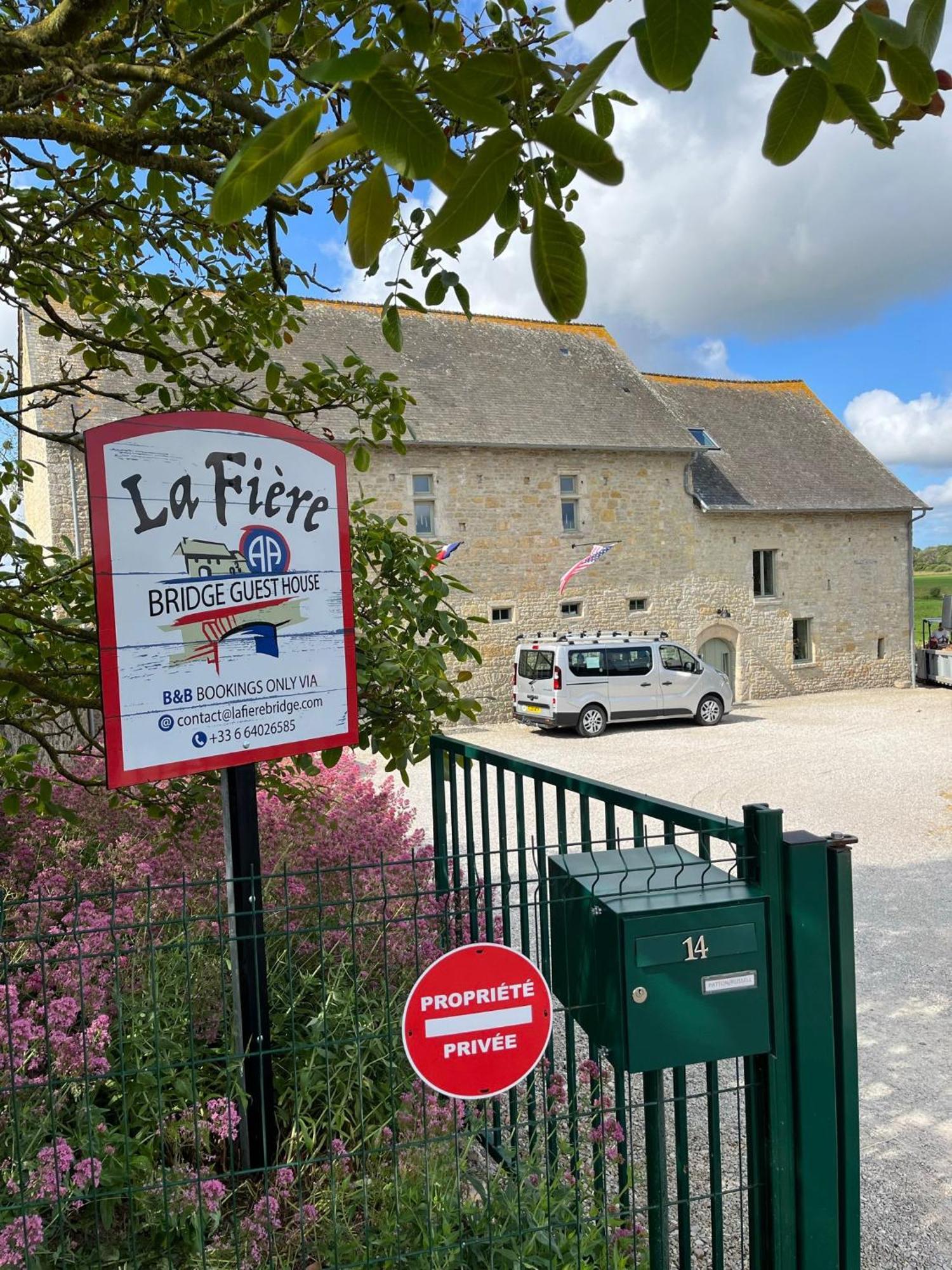 La Fiere Bridge Guest House Amfreville  Esterno foto